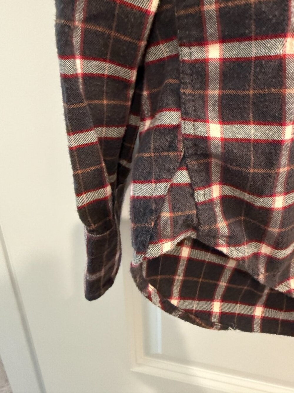 Todd Snyder One Pocket Flannel Shirt Red Black Plaid Buttoned Collar Small - Picture 12 of 15